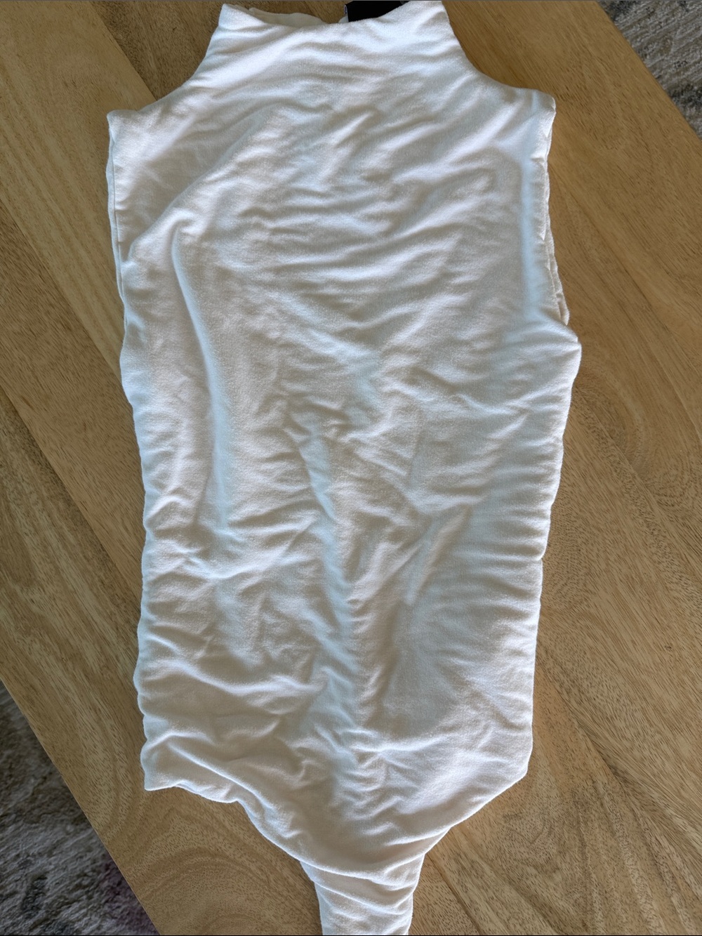 Bundle of 4 neutral tops - Picture 4 of 9